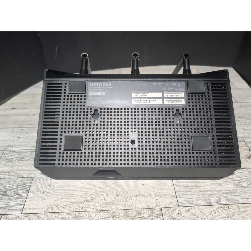 NETGEAR R6400 AC1750 Smart WiFi Router Wireless Router With Power Cord - Picture 9 of 12